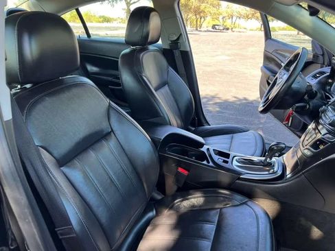 Used 2016 Buick Regal Sedan 4D image 18