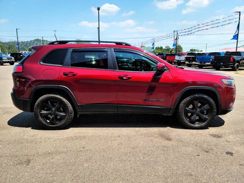 Used 2020 Jeep Cherokee Latitude Plus AWD/4WD image 18