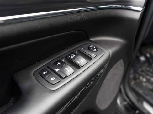 Used 2019 Jeep Grand Cherokee Limited image 14