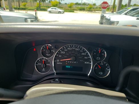 Used 2025 GMC Savana 2500 w/ Driver Convenience Package RWD image 27
