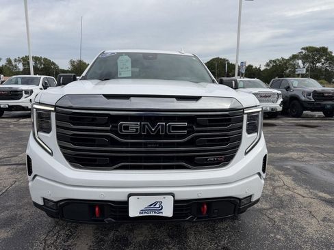 Used 2022 GMC Sierra 1500 AT4 w/ AT4 Premium Package AWD/4WD image 3