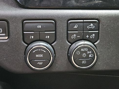 Used 2024 Chevrolet Silverado 2500 LT image 19