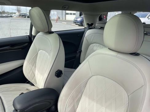 Used 2024 MINI Cooper SE image 12