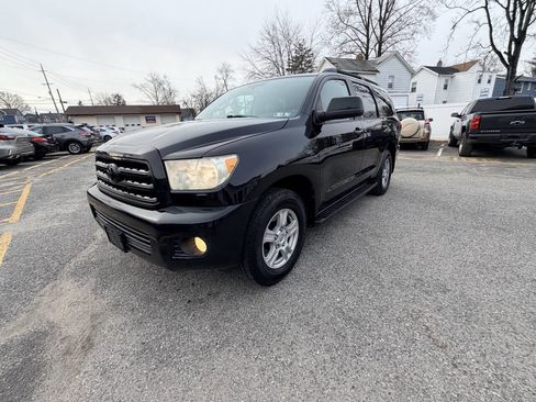 Used 2013 Toyota Sequoia SR5 w/ Premium Pkg image 25