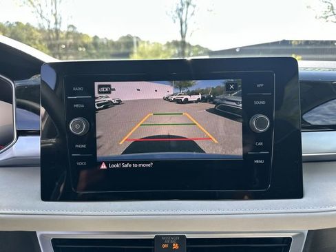 New 2026 Volkswagen Taos SE image 24