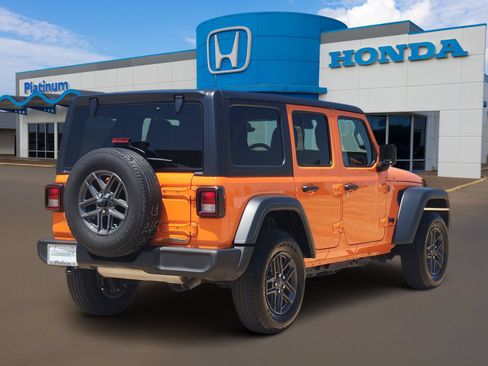 Used 2025 Jeep Wrangler Unlimited Sport AWD/4WD image 4
