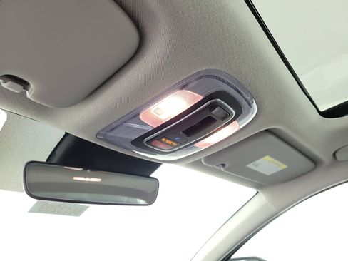 New 2025 Hyundai Elantra Limited image 19