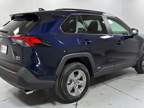 Used 2025 Toyota RAV4 XLE image 5