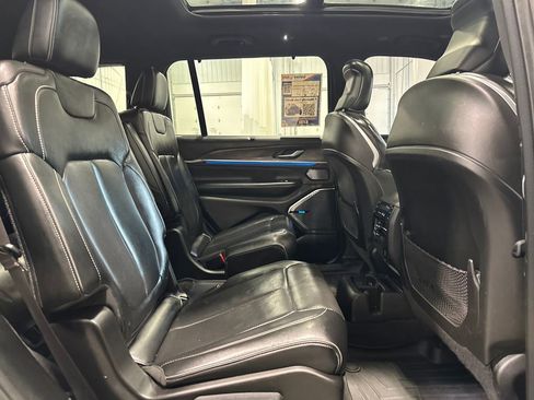 Used 2022 Jeep Grand Cherokee L Overland w/ Luxury Tech Group IV AWD/4WD image 33