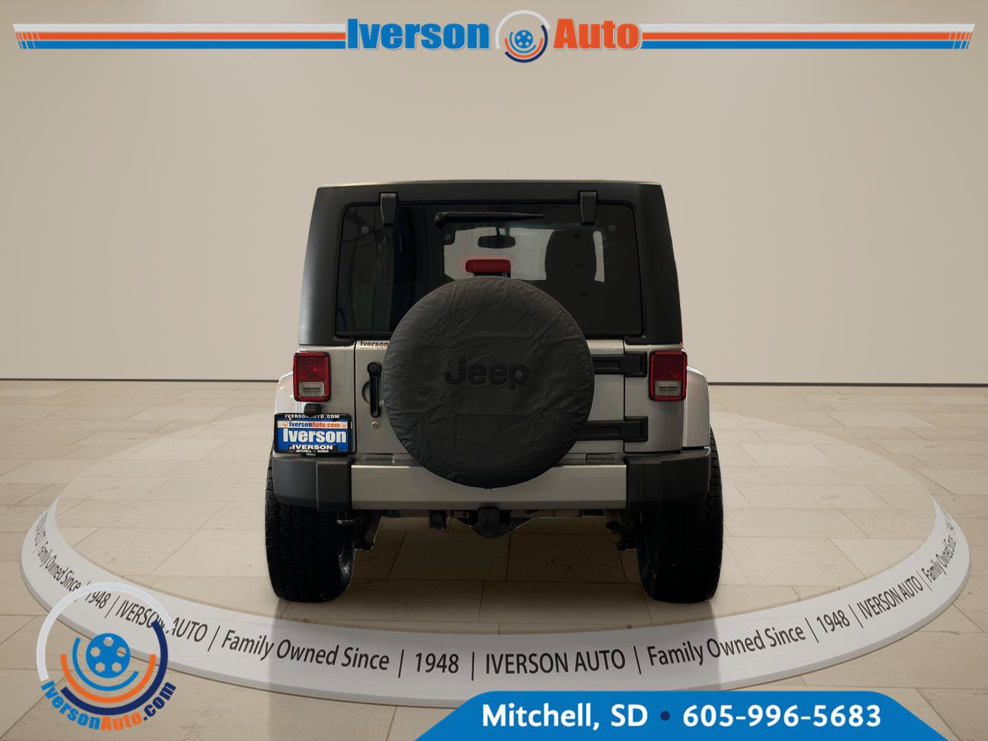 Used 2016 Jeep Wrangler Unlimited Sahara w/ Connectivity Group AWD/4WD image 6
