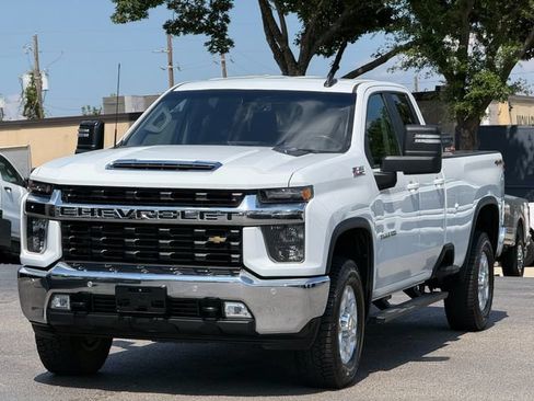 Used 2023 Chevrolet Silverado 3500 LT w/ Convenience Package AWD/4WD image 3