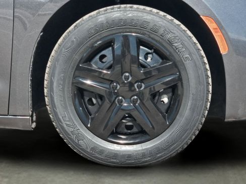 Used 2019 Chrysler Pacifica L FWD image 51