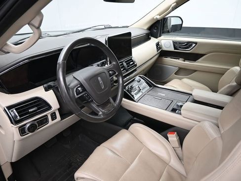 Used 2021 Lincoln Navigator L Reserve w/ Luxury Package AWD/4WD image 13