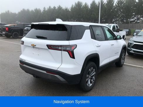 Used 2026 Chevrolet Equinox LT image 2