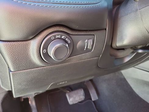 Used 2024 Dodge Durango SXT w/ SXT Blacktop Group image 14