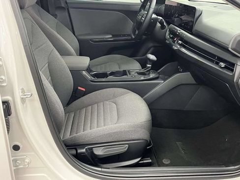Used 2025 Kia K4 EX FWD image 25