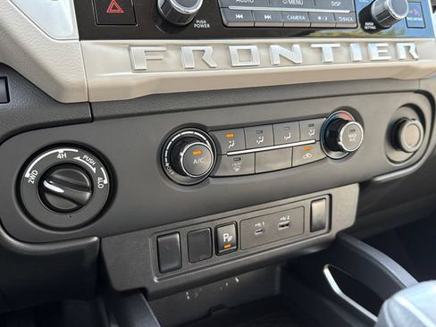 Used 2025 Nissan Frontier SV w/ Tow Package AWD/4WD image 24