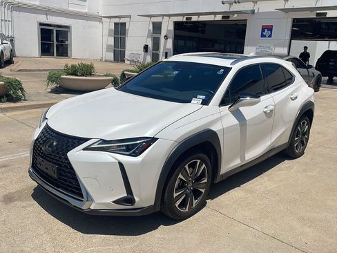 Used 2019 Lexus UX 200 w/ Premium Package FWD image 1