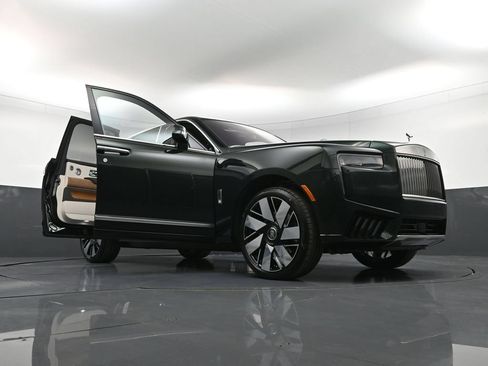 New 2026 Rolls-Royce Cullinan AWD/4WD image 42