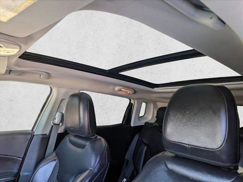 Used 2017 Jeep Compass Latitude w/ Popular Equipment Group image 16