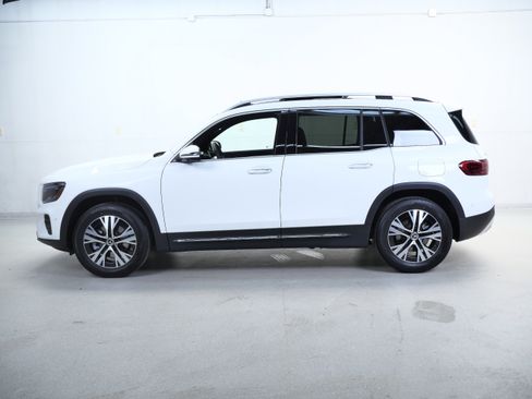 Used 2026 Mercedes-Benz GLB 250 4MATIC image 5