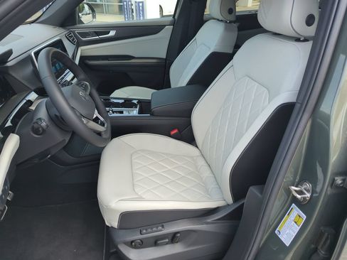 Used 2026 Volkswagen Atlas Cross Sport SEL Premium R-Line AWD/4WD image 12