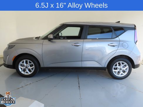 Used 2025 Kia Soul LX w/ LX Technology Package FWD image 7