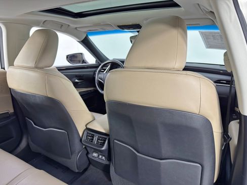 Used 2020 Lexus ES 300h w/ Premium Package image 38