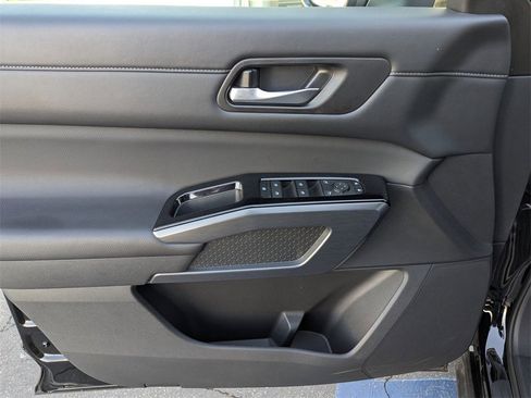 Used 2024 Nissan Pathfinder SL w/ SL Premium Package image 28