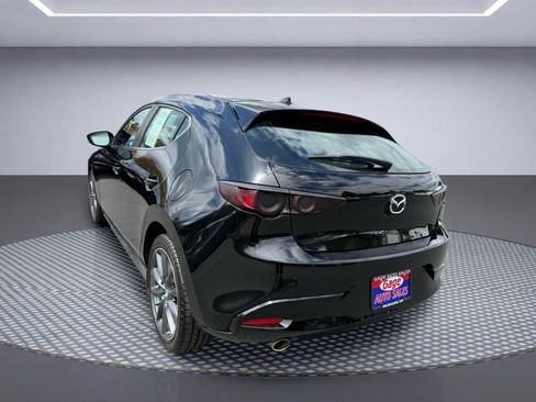 Used 2019 MAZDA MAZDA3 AWD Hatchback w/ Preferred Pkg image 4