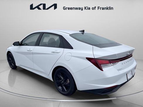 Used 2023 Hyundai Elantra SEL image 5