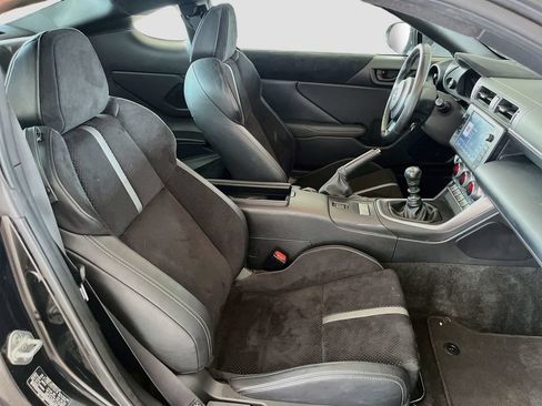 Used 2025 Toyota GR86 Premium RWD image 27