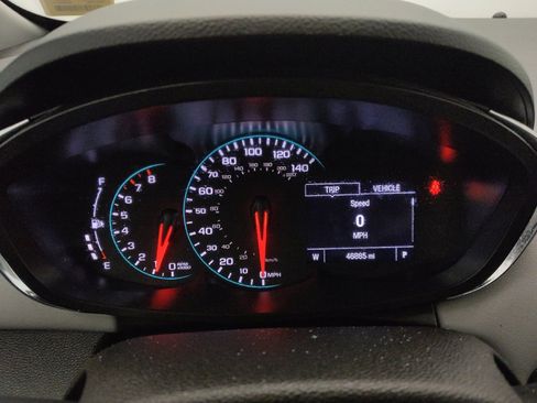 Used 2019 Chevrolet Trax LT w/ Sun & Sound Package image 23