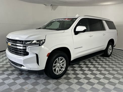 Used 2022 Chevrolet Suburban LT RWD image 4