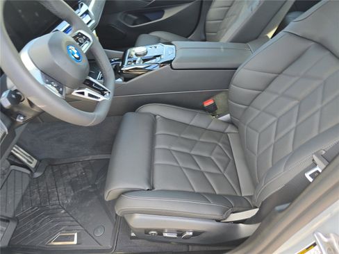 New 2026 BMW 550e xDrive AWD/4WD image 22