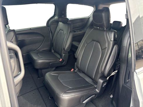 New 2026 Chrysler Pacifica Select FWD image 10