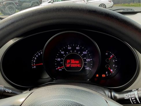 Used 2018 Kia Soul FWD image 14