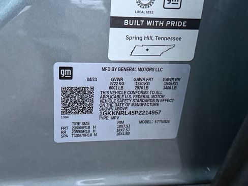 Used 2023 GMC Acadia SLE w/ Driver Convenience Package image 10