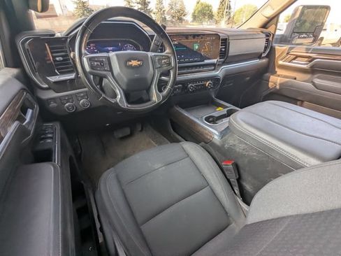 Used 2024 Chevrolet Silverado 2500 LT w/ Convenience Package AWD/4WD image 2