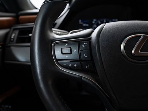 Used 2022 Lexus ES 250 w/ Premium Package image 27