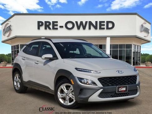 Used 2022 Hyundai Kona SEL FWD image 1