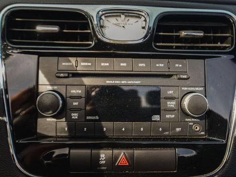 Used 2012 Chrysler 200 Touring FWD image 18