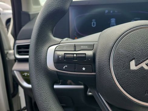 Certified 2025 Kia Sportage LX FWD image 13