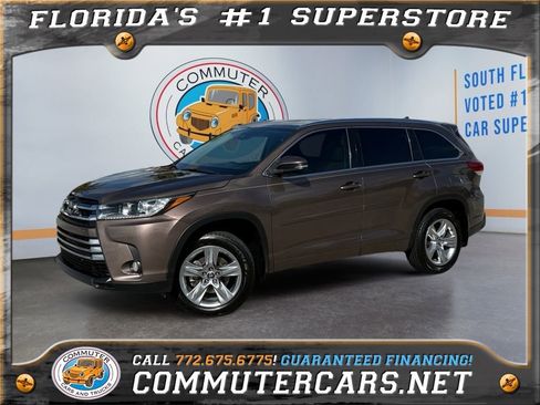 Used 2017 Toyota Highlander Limited FWD image 1