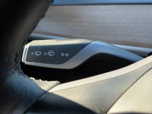 Used 2023 Tesla Model Y AWD image 34