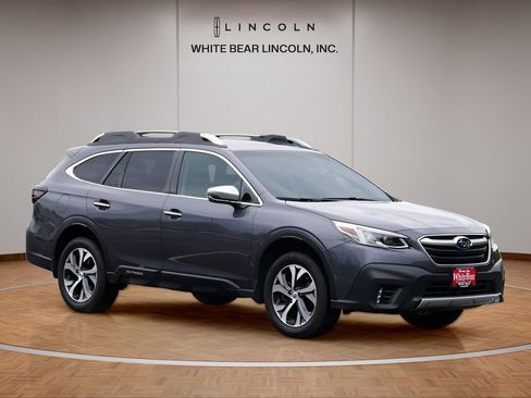 Used 2020 Subaru Outback Touring w/ Popular Package #2 AWD/4WD image 3