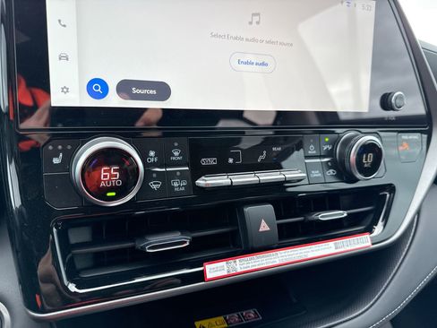 Certified 2026 Toyota Highlander XLE image 17