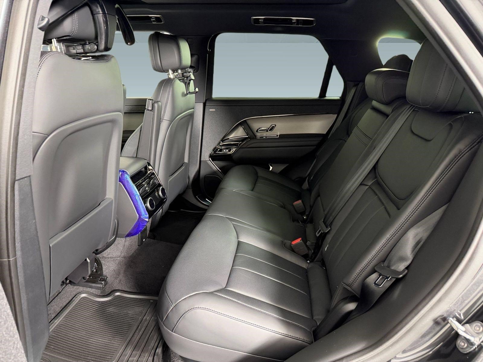 New 2026 Land Rover Range Rover Sport SE AWD/4WD image 12