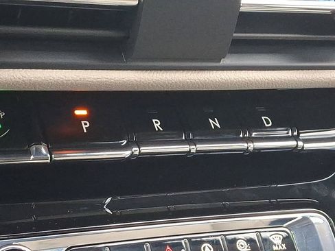 Certified 2025 Lincoln Corsair AWD w/ Equipment Group 101A image 15