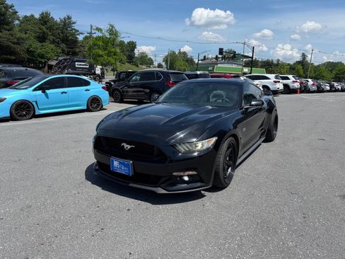Used 2015 Ford Mustang GT Premium RWD image 2